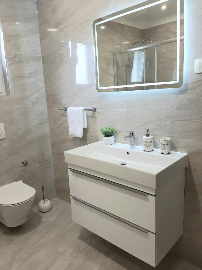 Galovac  Apartments"Nika" With Private Pool מראה חיצוני תמונה