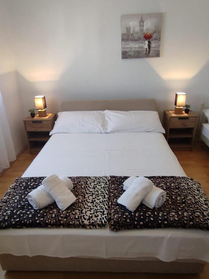 Galovac  Apartments"Nika" With Private Pool מראה חיצוני תמונה